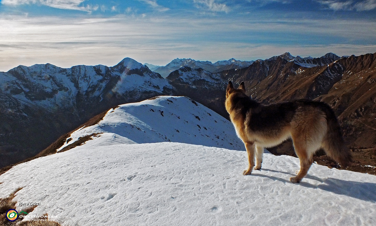 01 Con Dory in cresta di vetta del Monte Arete (2227 m.) .JPG